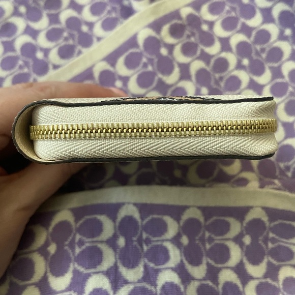 Louis Vuitton Wild At Heart Zippy Wallet - Picture 9 of 12